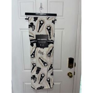 KARL LAGERFELD PARIS PLUSH THROW/BLANKET -Sz 60" x 70"- LOGO SUPER SOFT - NWT